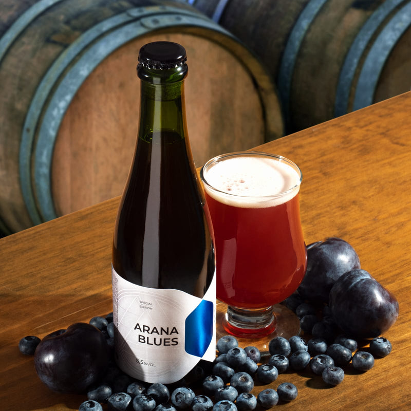 Attik Brewing & Guineu Arana Blues Barrel Aged Wild Ale mit Blaubeeren und Pflaumen 37,5cl